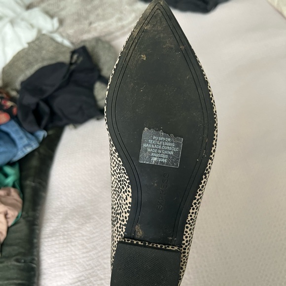 Point toe flats - Picture 3 of 3